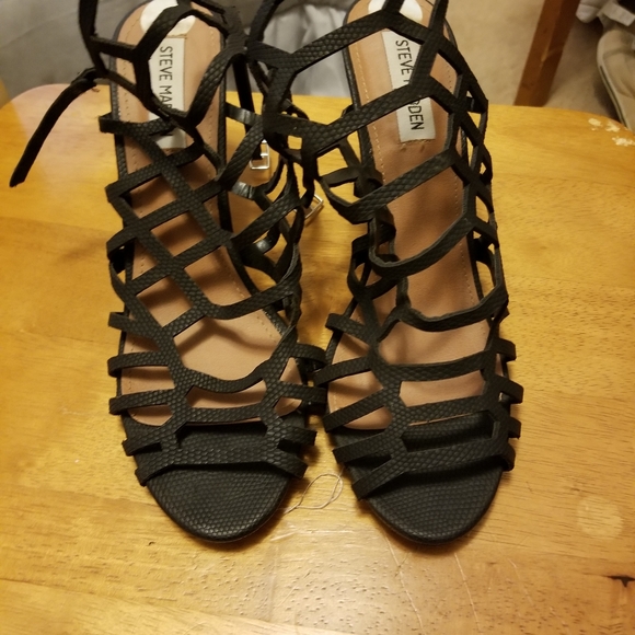 Heels - Picture 1 of 2